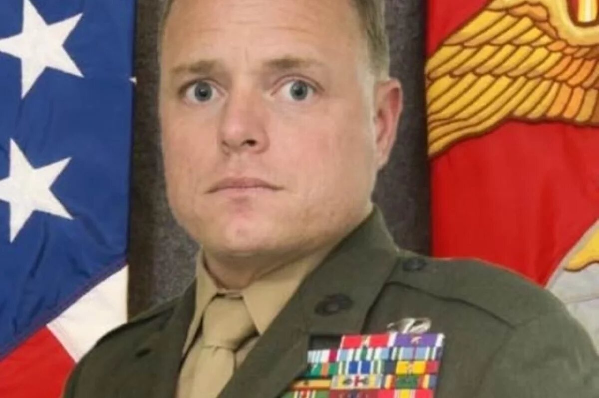    Кори Джон Науроки.