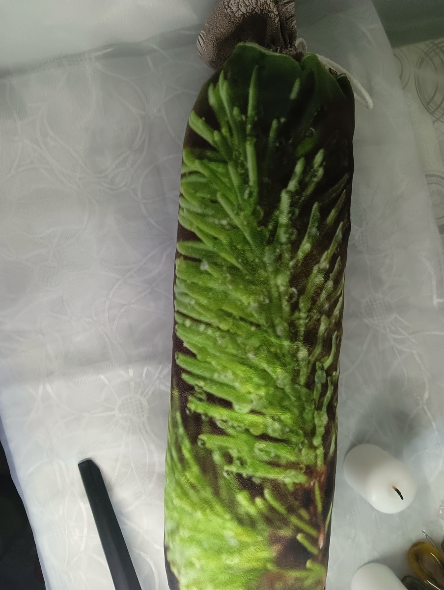 Валик из пихтовых иголок .