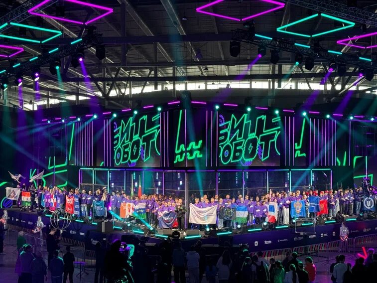    На одной площадке с Форумом Будущего состоялся этап Международного чемпионата по битве роботов. Фото: пресс-служба Битвы роботов