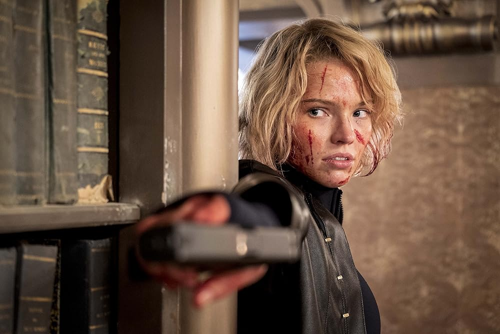 Кадр из фильма «Anna». Режиссер: Люк Бессон. Производство: Canal+ [fr], EuropaCorp, OCS, TF1, TF1 Films Production, TMC. Прокат: Централ Партнершип