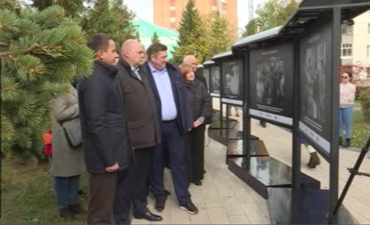    Курский характер - выставка фоторабот под открытым небом открылась у библиотеки имени Асеева