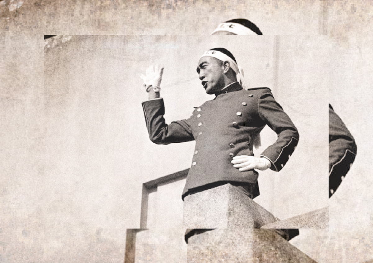 Мисима перед толпой