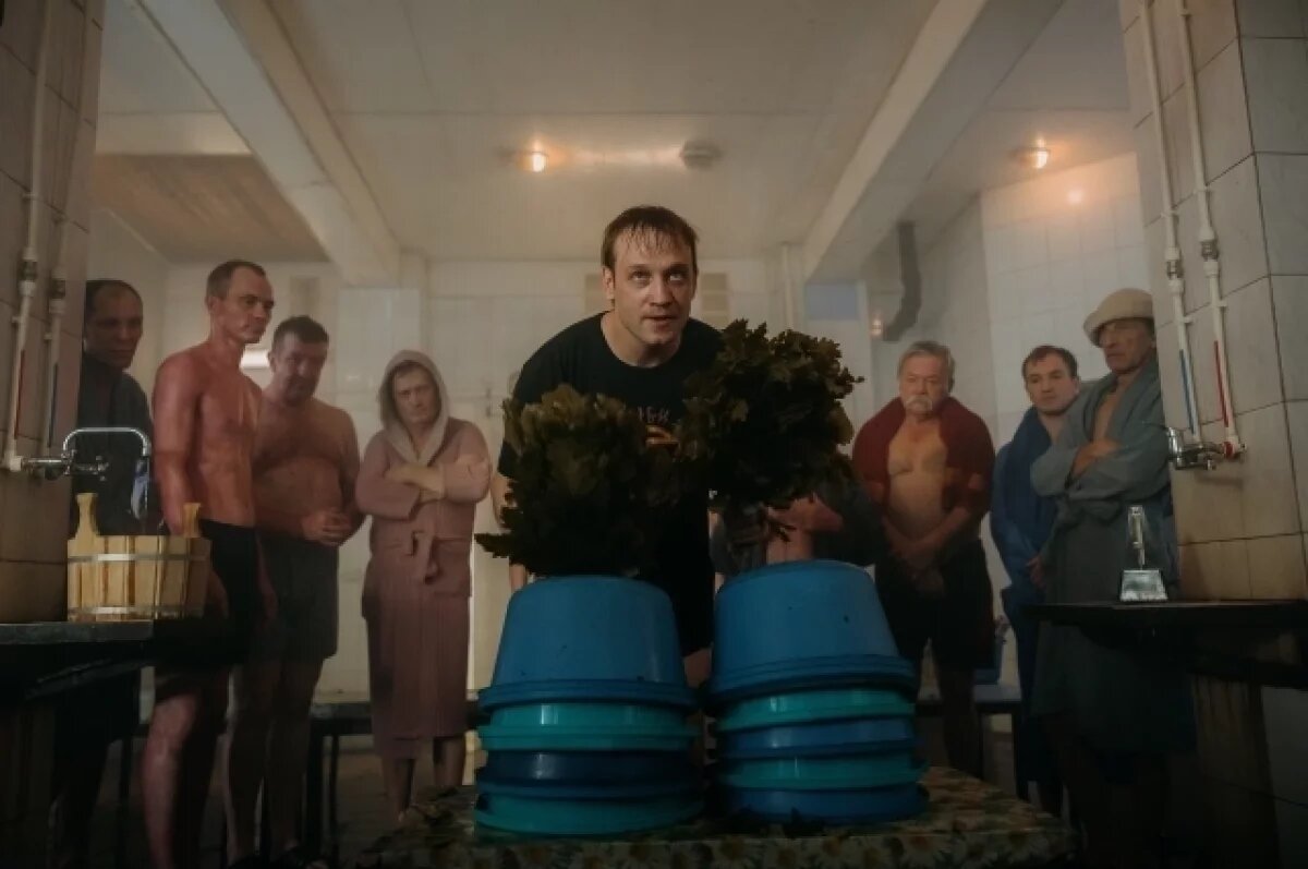    Главный герой фильма принимает участие в чемпионате страны по парению в бане