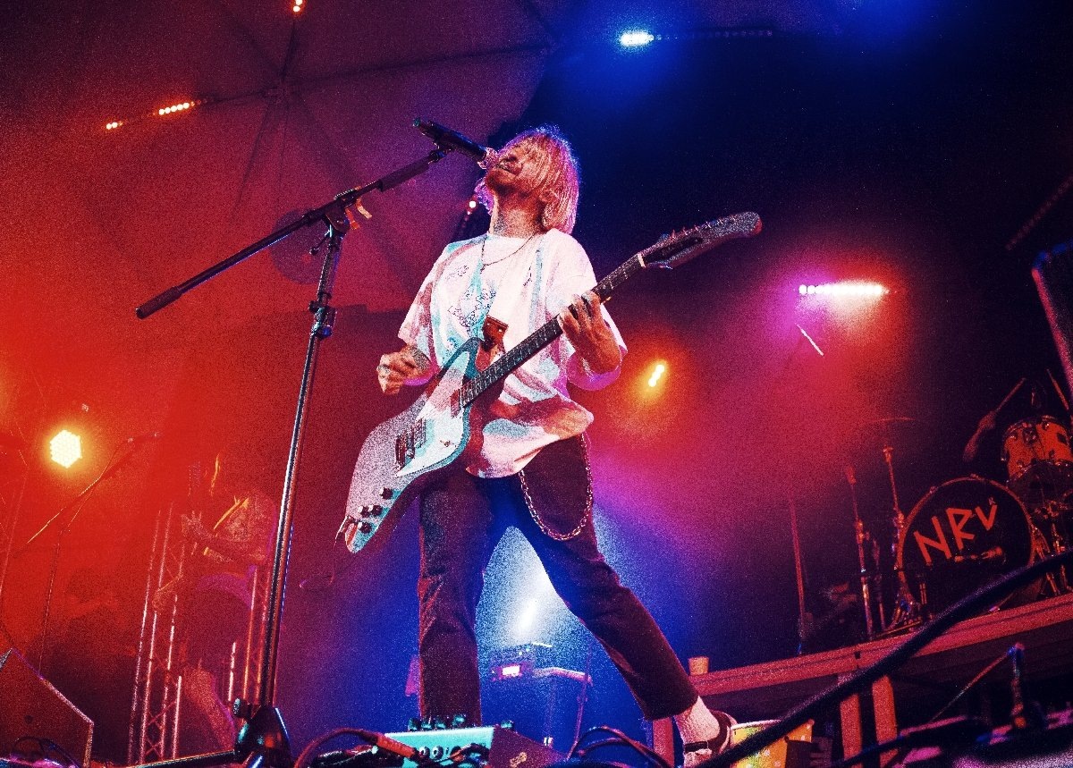 Группа Нервы (Женя Мильковский)