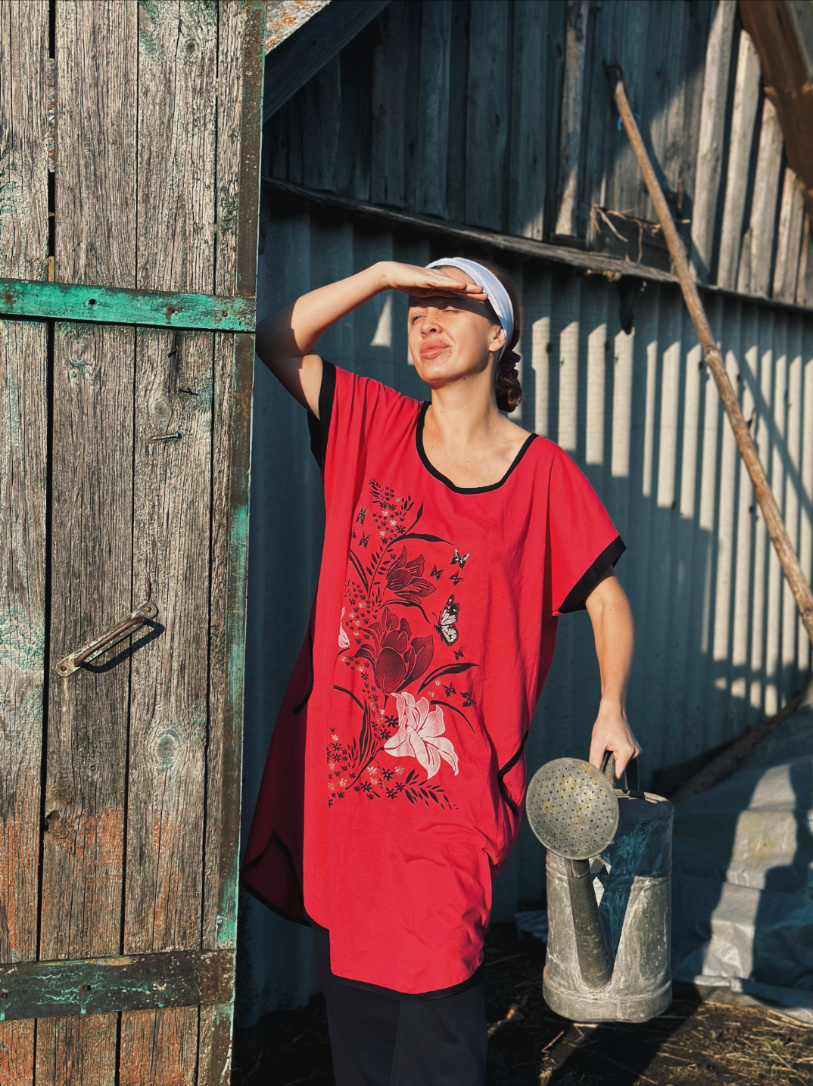 Можно конечно в деревню (как я на этих фото 🤣), но все же советую СОЧИ!