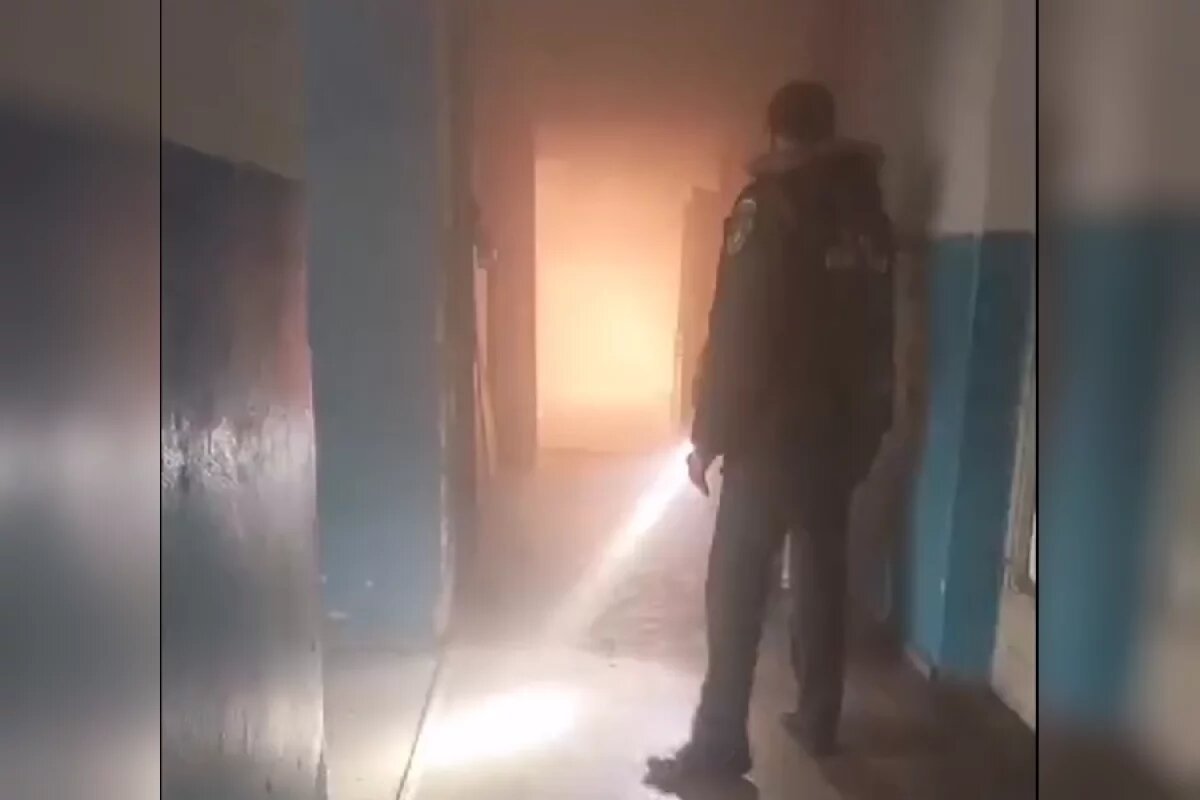    Фейерверк в подъезде из-за короткого замыкания попал на видео в Волгограде