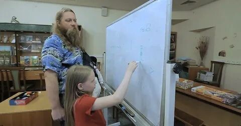 Тепляков считает себя воспитателем семейного детсада