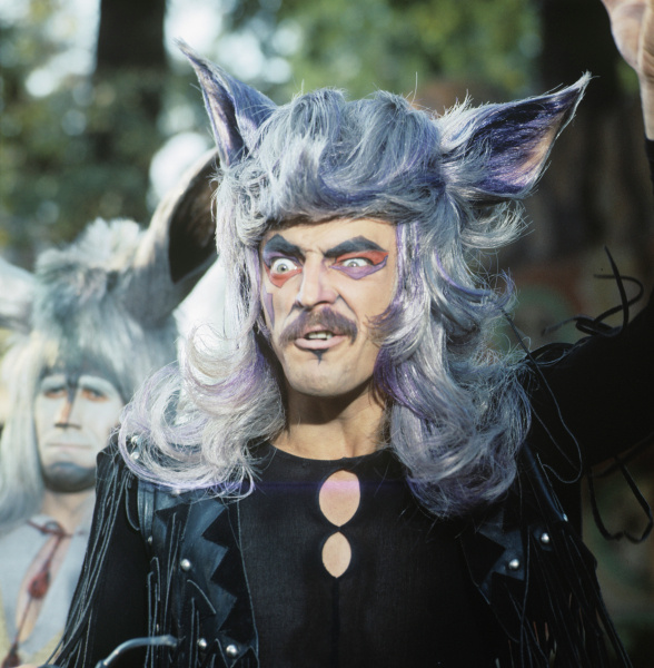 Фото: Михаил Боярский в роли Волка. Кадр из музыкального фильма-сказки «Мама». Режиссер Элизабета Бостан. Кинокомпании: Мосфильм, «Букурешть», «Ралюкс-фильм». Обладатель специального приза жюри «Серебряный кубок» на МКФ для детей и юношества в Венеции-77/РИА «Новости»