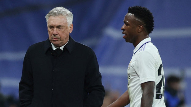 Карло Анчелотти и Винисиус. 