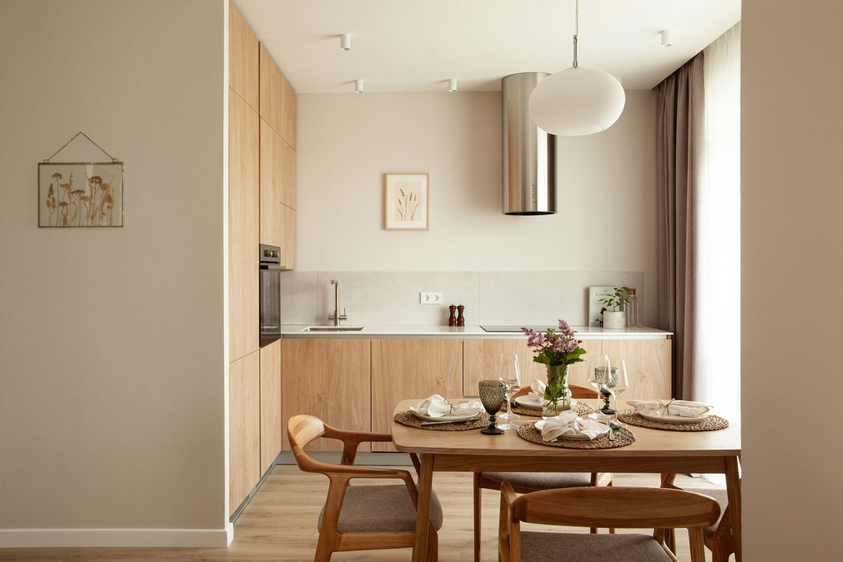 На фото: интерьер кухни-гостиной в квартире 64 кв.м в г. Екатеринбурге. Автор проекта и декоратор: дизайнер Алена Галкина; автор идеи и инвестор: Андрей Галкин