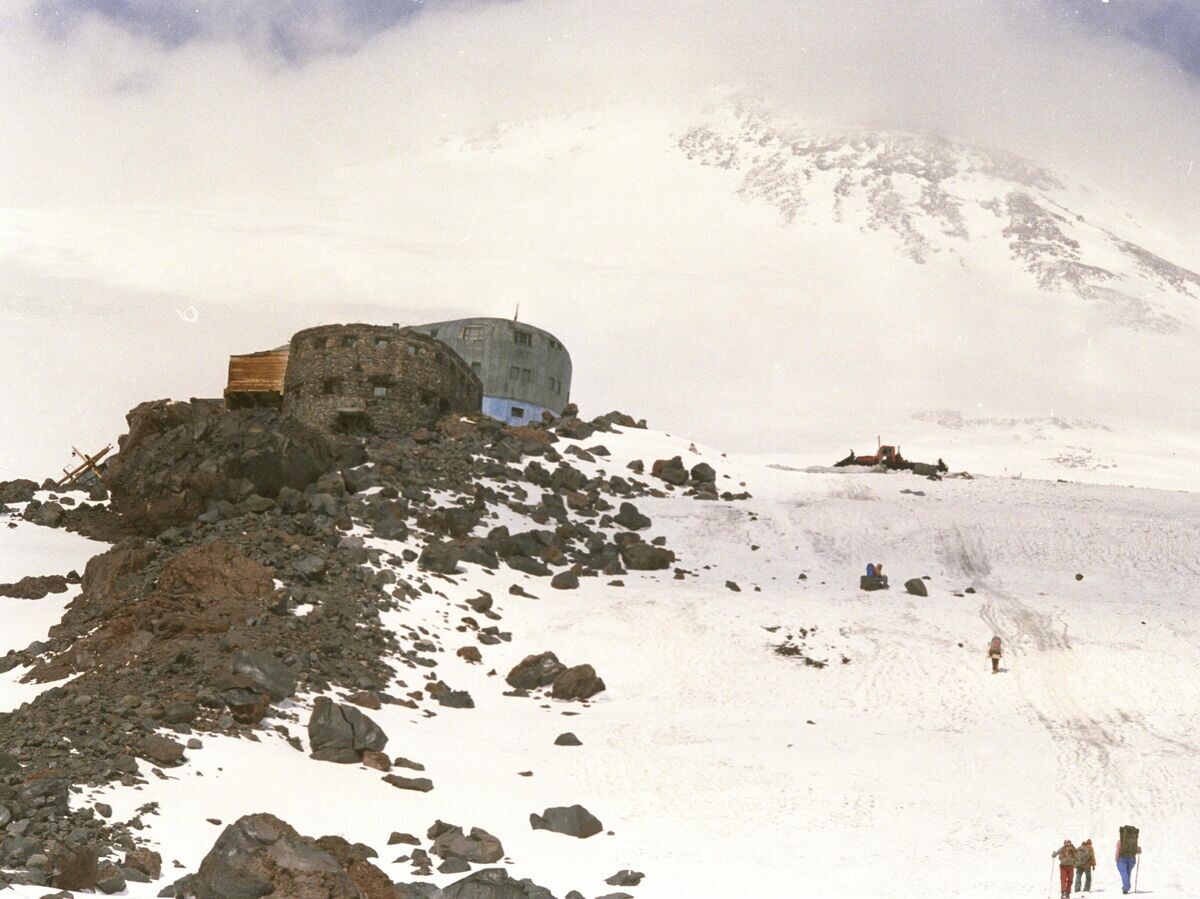    Гостиница на Эльбрусе "Приют 11" в 1991 году© РИА Новости / Алексей Бойцов