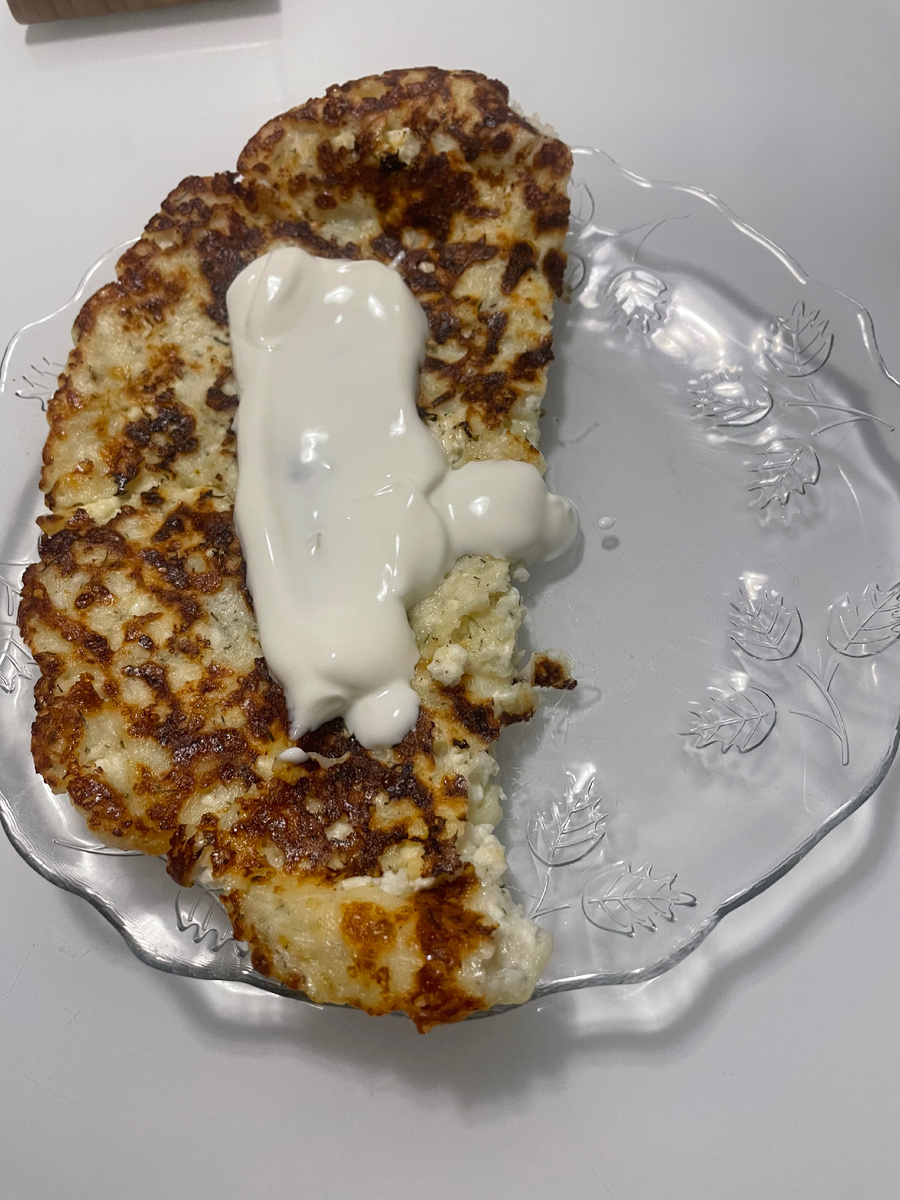 В половине лепешки примерно 150 гр.