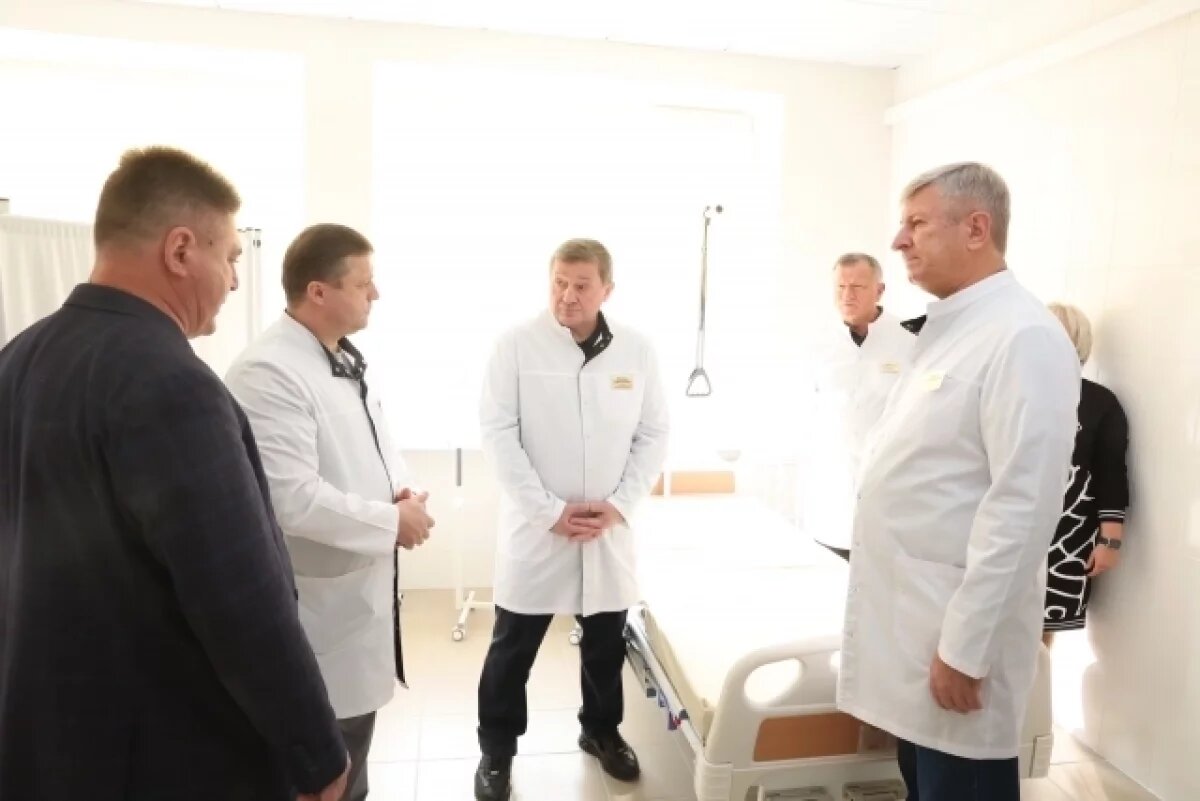    Волгоградцы приводят в порядок больницу в Станично-Луганском округе ЛНР