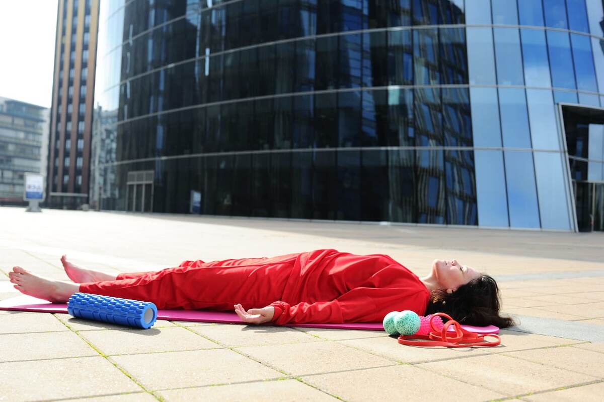 Шавасана поза трупа