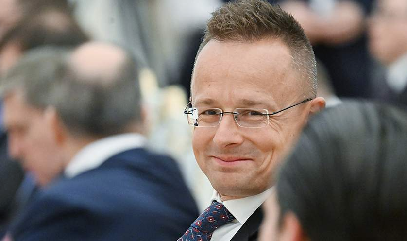 Петер Сийярто