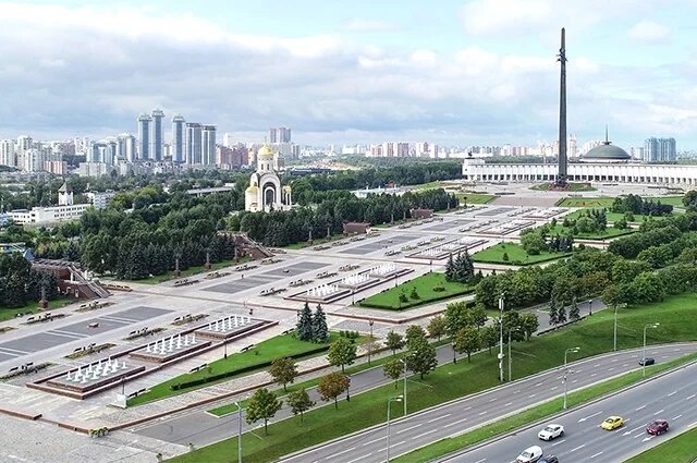    Поклонная гора.