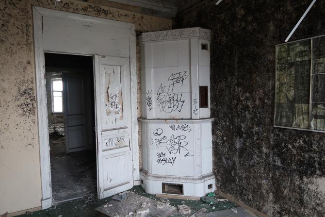 Остатки интерьера в доме Фролова. Фото: citywalls