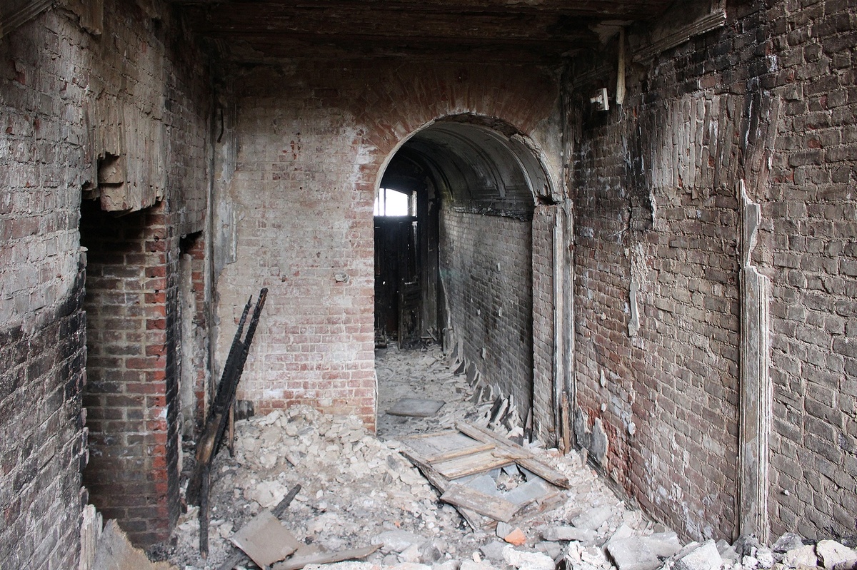 Остатки интерьера в доме Фролова. Фото: citywalls