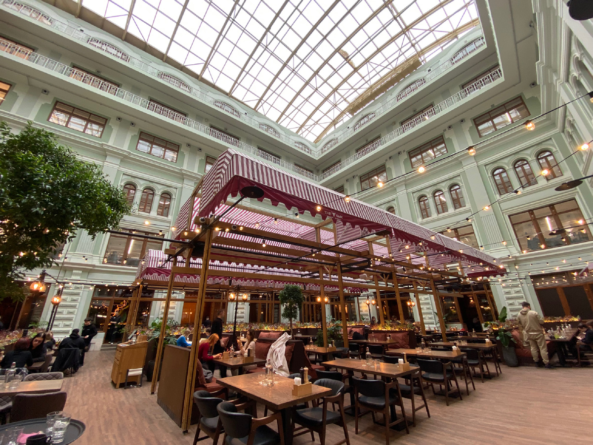 Внутри заведения The БЫК