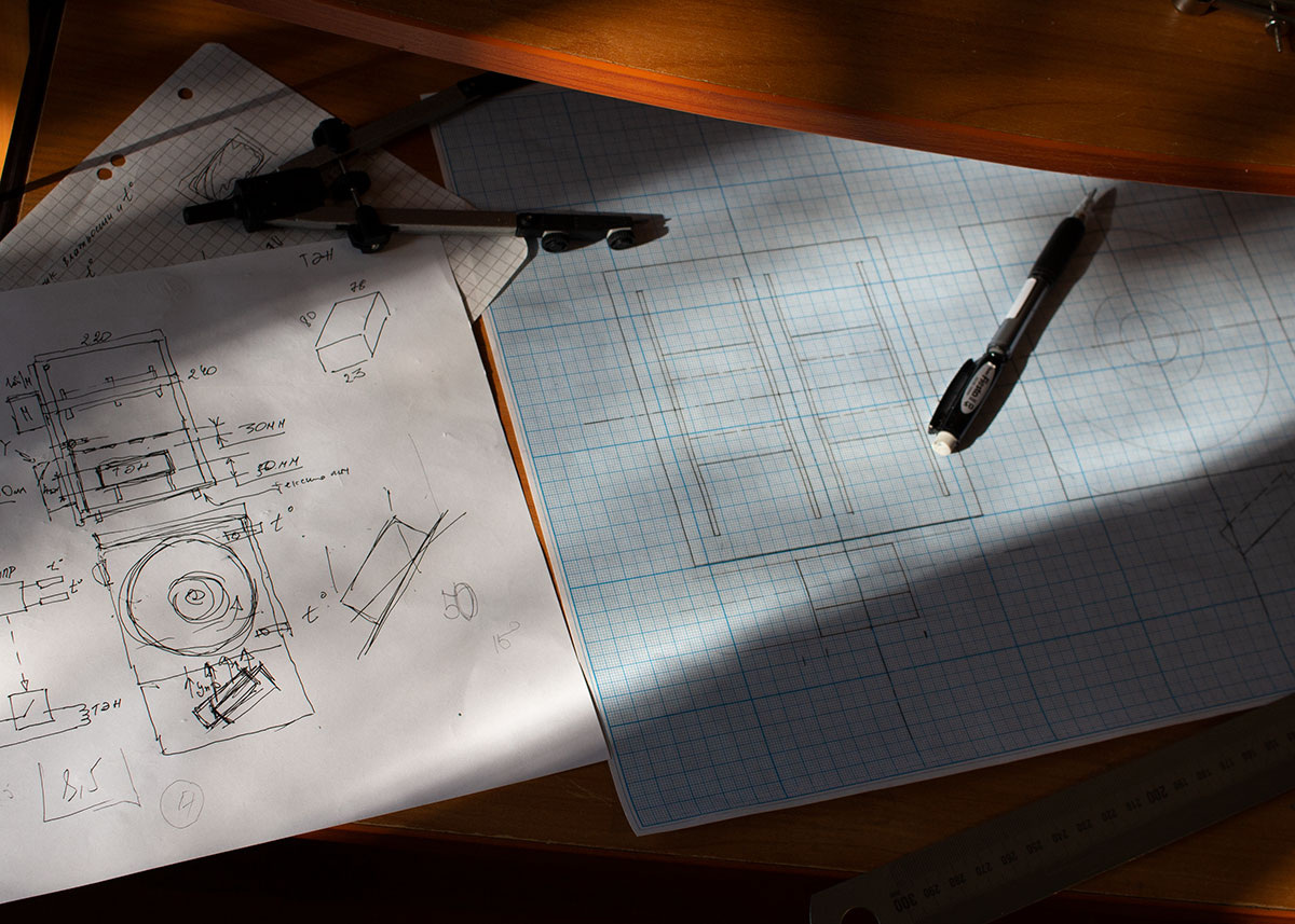 Первые наброски проекта на миллиметровке, как в старые добрые времена )))