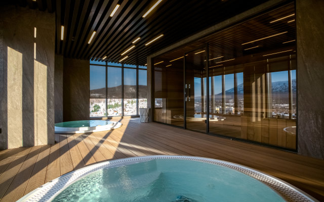 Место на спа-процедурах бронируются заранее и приходить к определённому времени.