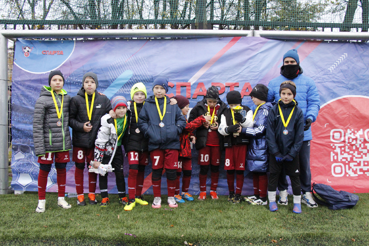 Команда Либерти 2014 года с бронзовыми медалями на осеннем турнире Кимберли
