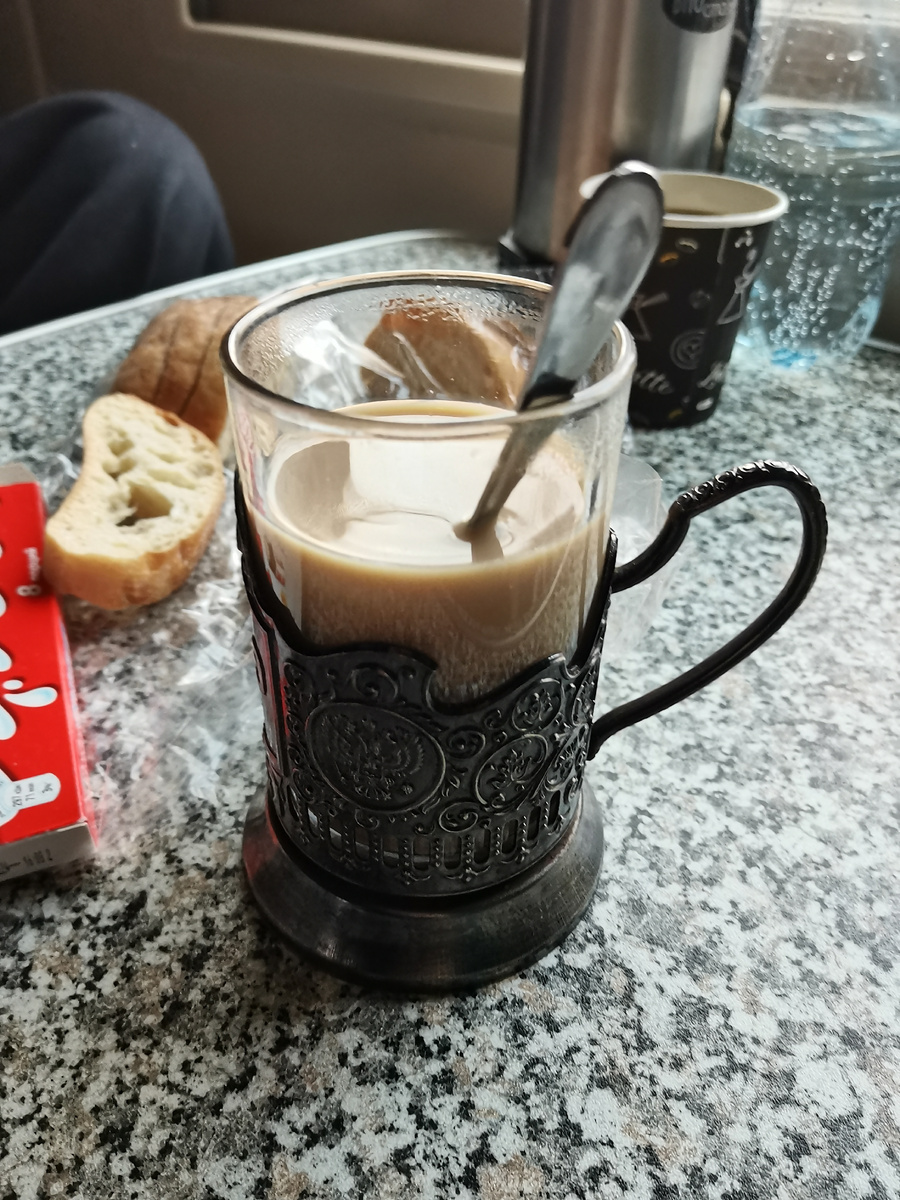 Всегда берем у проводника такие стаканы ❤️