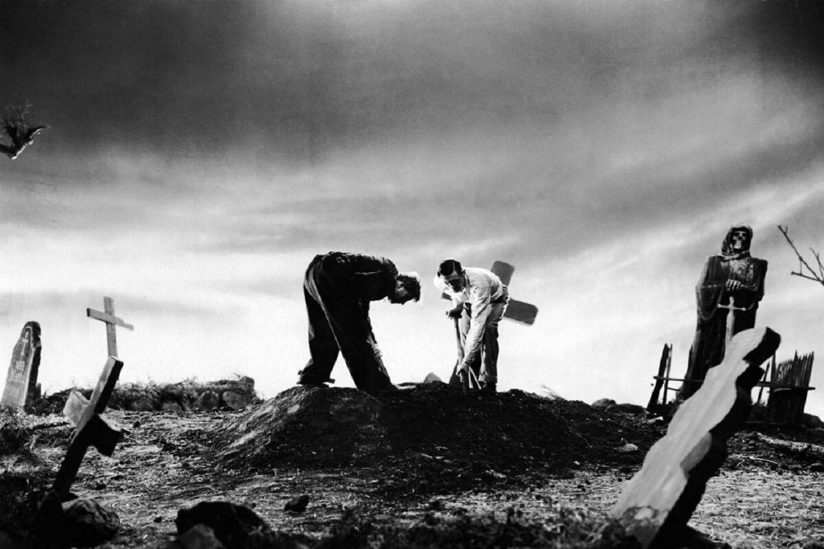 В детстве Мэри Шелли проводила много времени на кладбище. Источник: кадр из фильма «Франкенштейн»/ Universal Pictures📷
