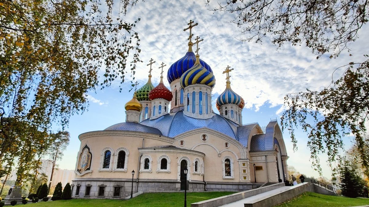 Цветные купола из фарфора 