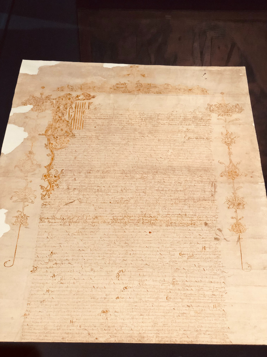 Грамота Земского собора об избрании на царский престол Михаила Фёдоровича. Москва, май 1613. Бумага, чернила, твореное золото, пергамен, шнур шёлковый, воскомастичные печати; рукопись. 