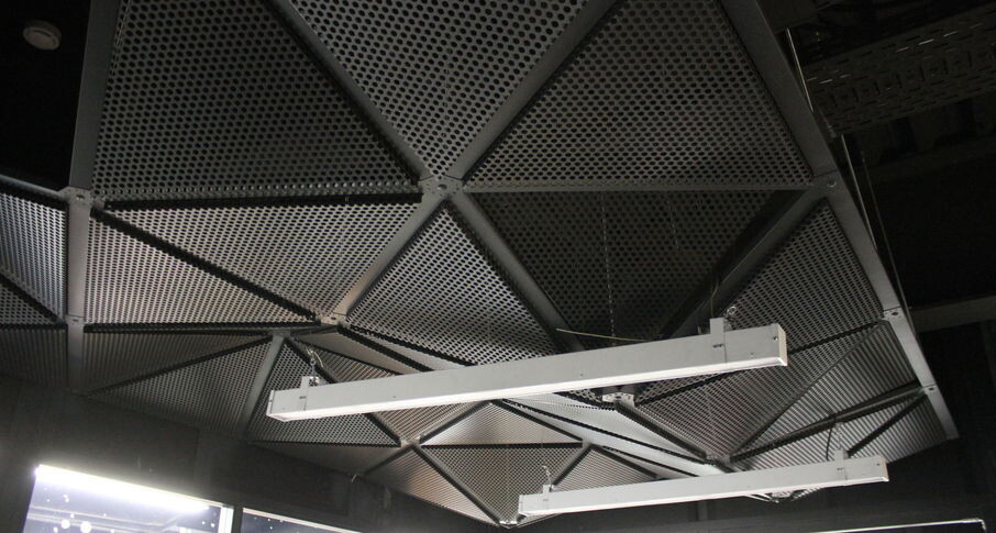 Внешний вид акустического (звукопоглощающего) потолка