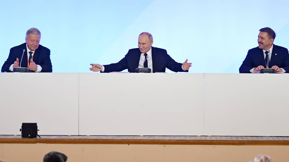 Прошлое и будущее профсоюзов столкнулось с настоящим Владимиром Путиным (слева Михаил Шмаков, справа Сергей Черногаев).📷Фото: Дмитрий Азаров / Коммерсантъ