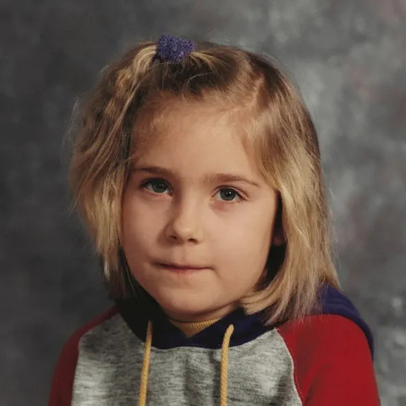 Вероятно, ее детская фотография, но может и нет. У нее довольно буйная фантазия обычно, и часто непредсказуемая. Не знаю, насколько это хорошо, но знаю ее очень давно, и в целом симпатизировал всегда, хотя и часто не за что было.