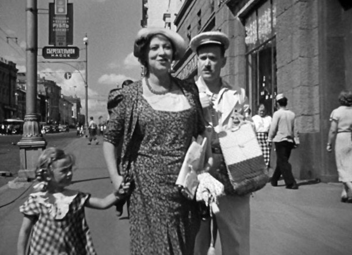 Кадр из фильма "Подкидыш"