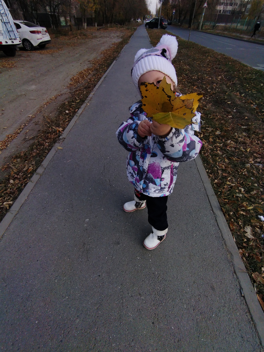 Девочка - осень. Фото из семейного архива