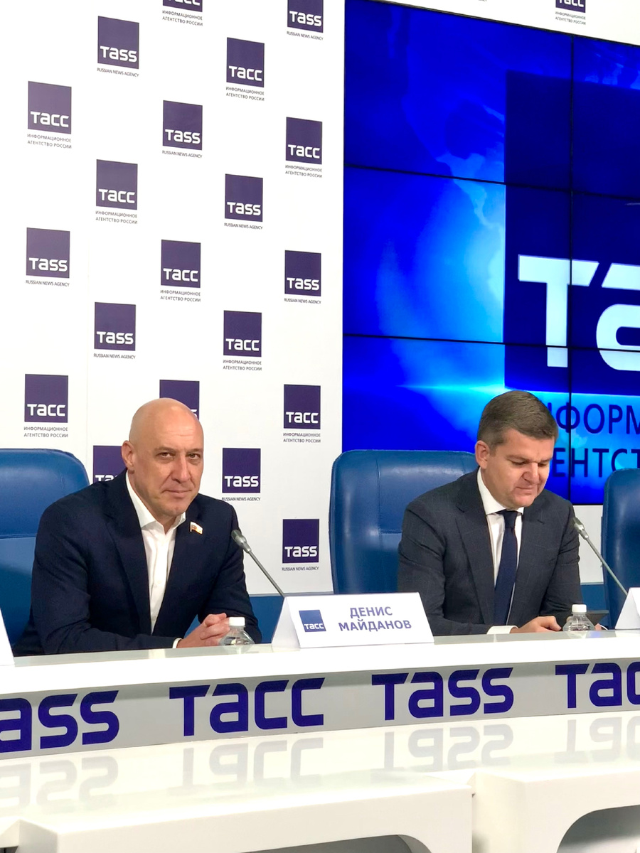 Денис Майданов и Роман Карманов