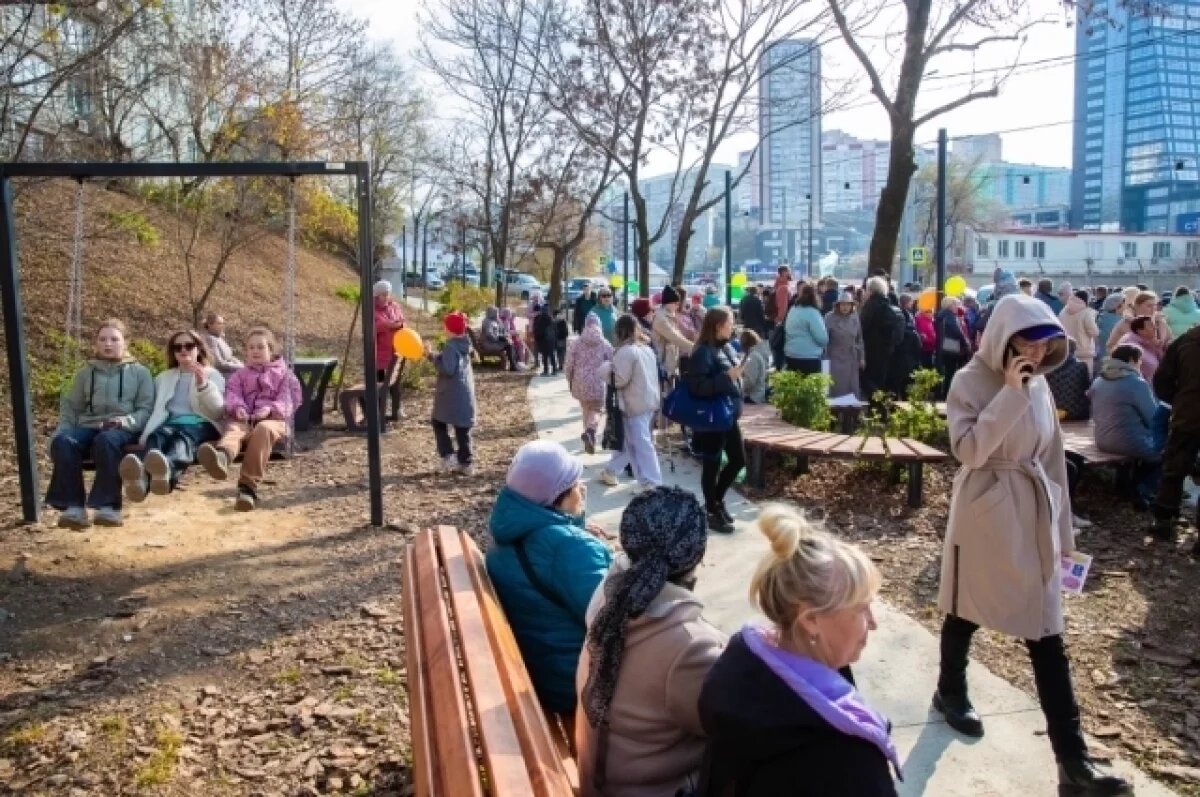    Во Владивостоке завершено создание нового сквера на улице Жигура