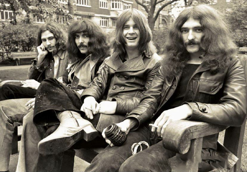 Сидя на лавочке: Black Sabbath наслаждаются успехом Paranoid || Getty