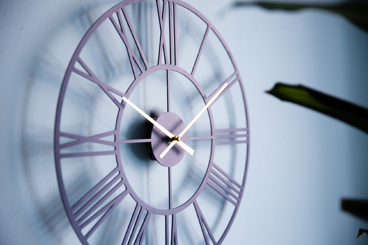 Интерьерные часы «Рубин» в отттенке Future Dusk