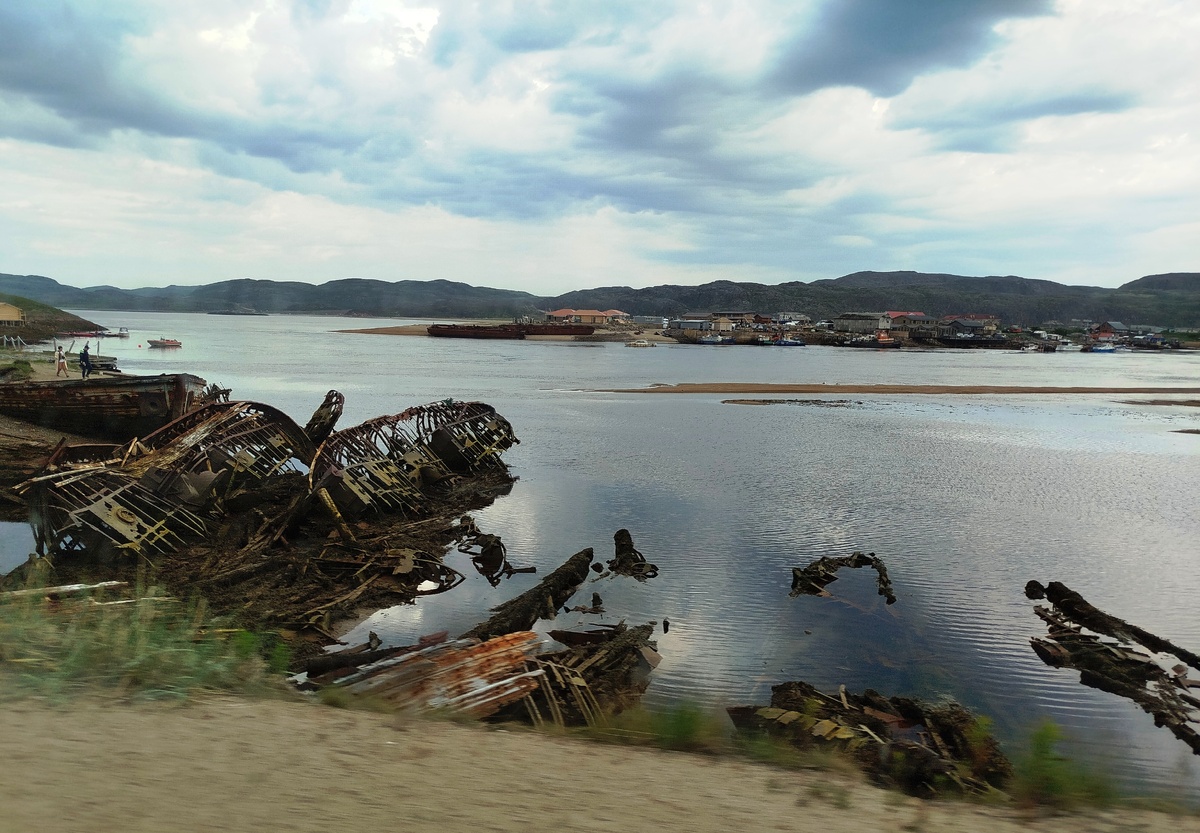 Кладбище кораблей в Териберке