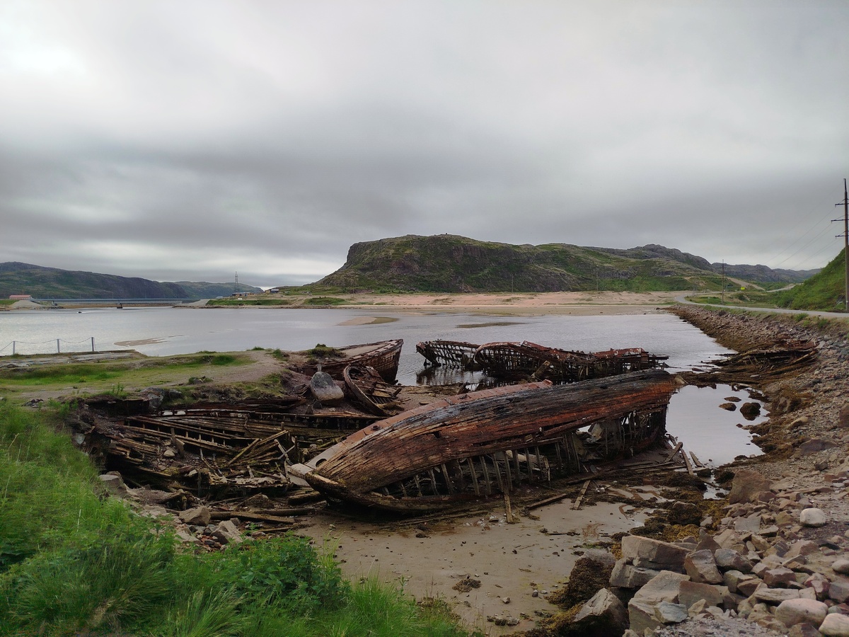 Кладбище кораблей в Териберке