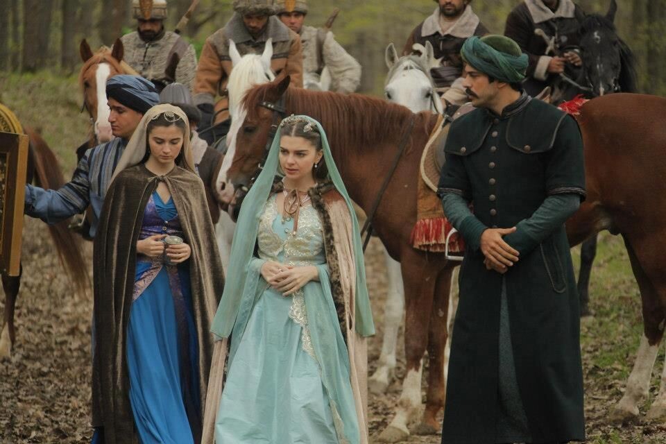 Стоп-кадр сериала "Великолепный век". Бали Бей. Михримах Султан