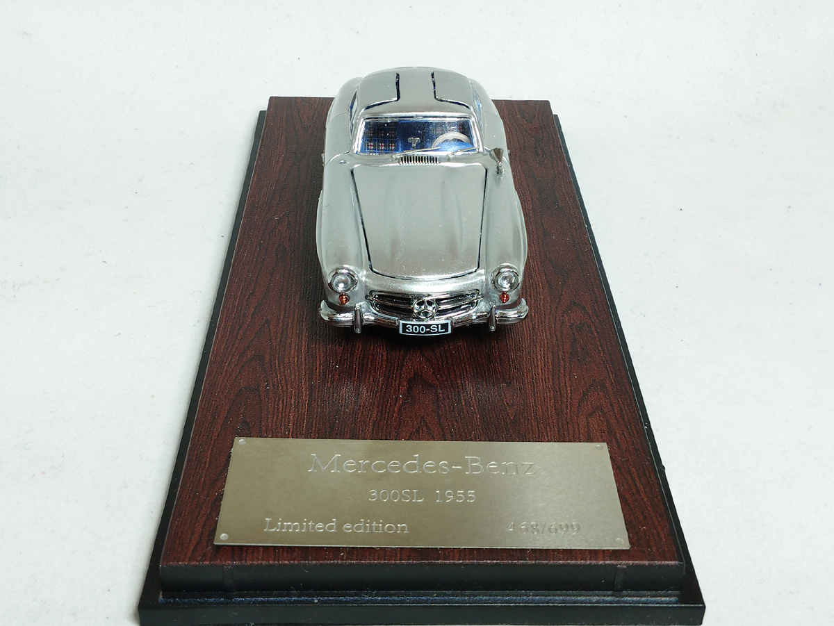 Рис. 2. Модель автомобиля Mercedes-Benz 300SL 1955 от фирмы BriScaleMicro в масштабе 1:64 (вид спереди)