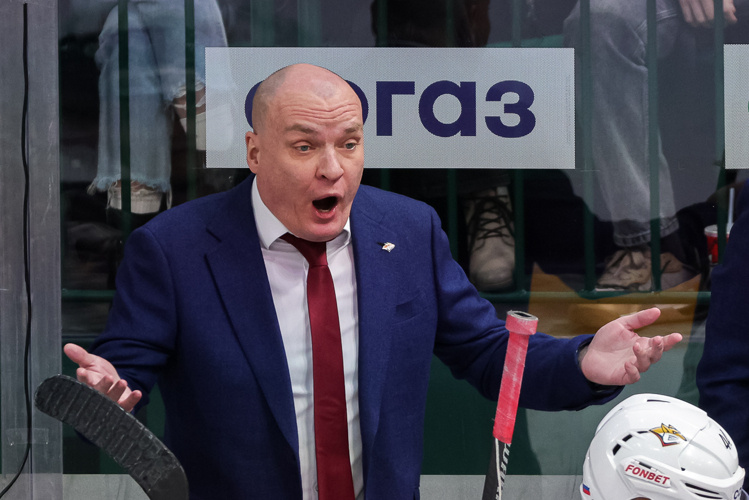    «Ак Барс» обыграл «Металлург» со счетом 4:1 (на фото — Андрей Разин)