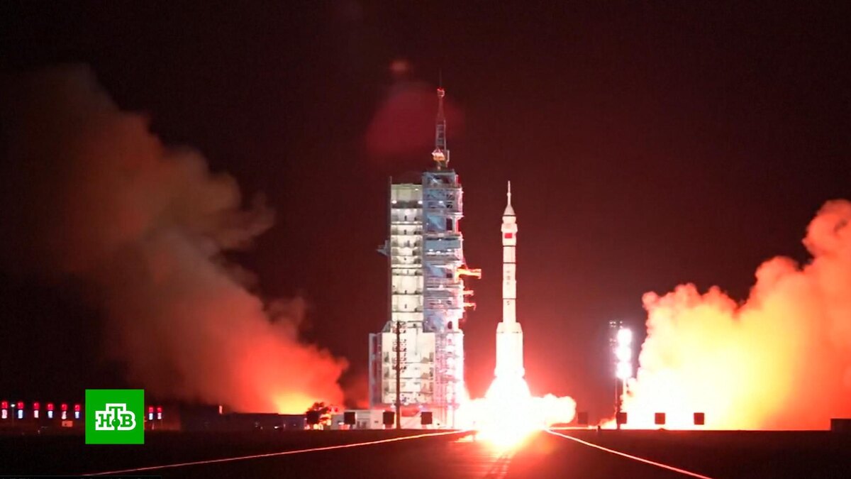    Китай отправил на орбиту космический корабль    «Шэньчжоу-19»