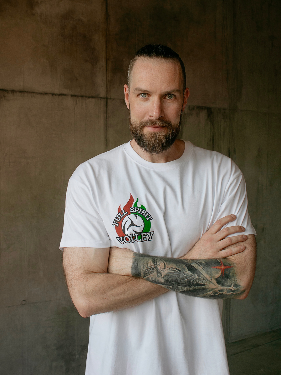 Тренер школы Full Spirit Volley, Андрей Грибов.