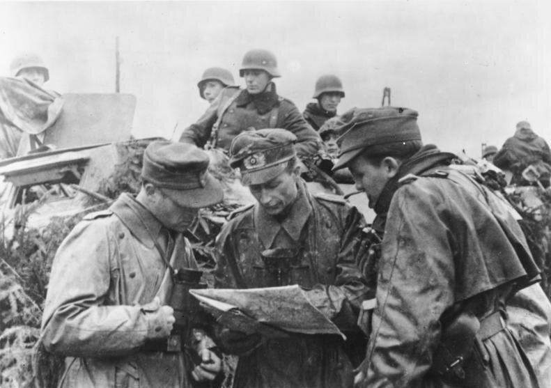 Наступление Вермахта в Арденнах, в районе Люксембурга; декабрь 1944 