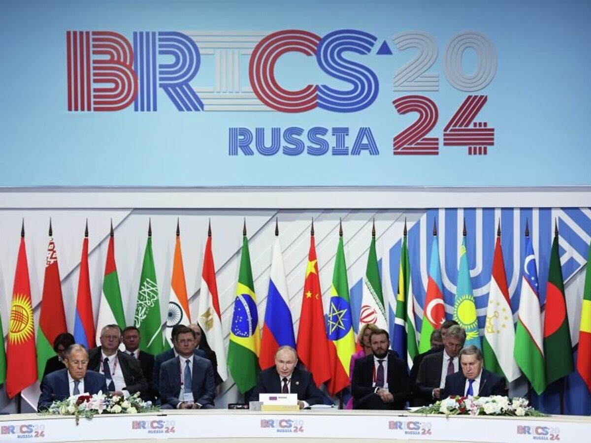    Президент РФ Владимир Путин на заседании глав делегаций стран БРИКС в расширенном составе в рамках XVI саммита БРИКС в Казани© Фото : Александр Казаков / POOL