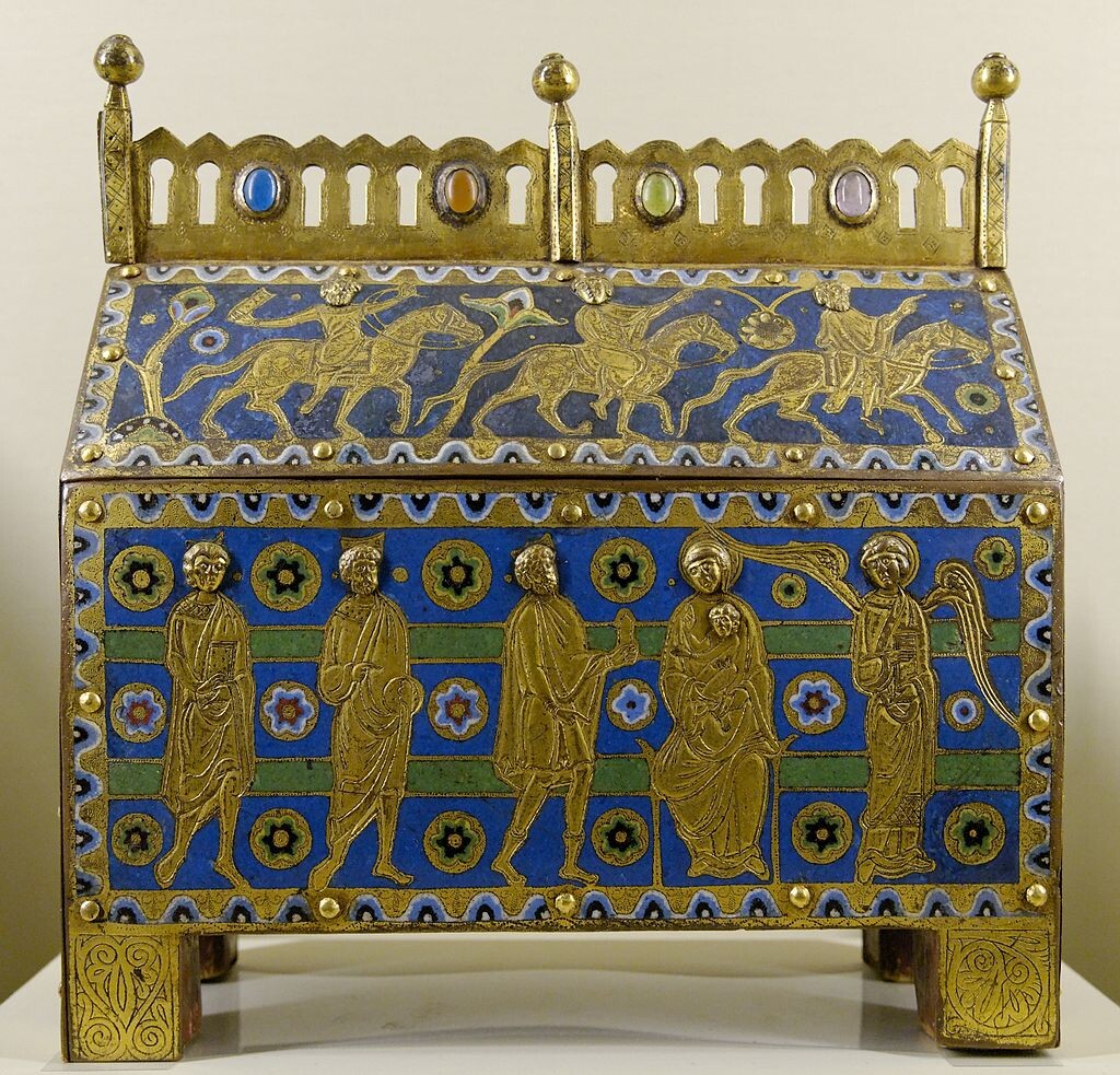 Реликварий с изображением Поклонения волхвов Христу. Медь, выемчатая эмаль, гравировка, чеканка, золочение. Ок. 1200 г. Национальный музей Средних веков: Термы и Отель Клюни, Париж