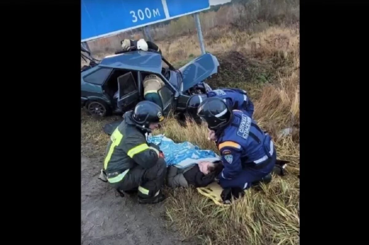    На съезде с Президентского моста разбился ВАЗ, водитель госпитализирован